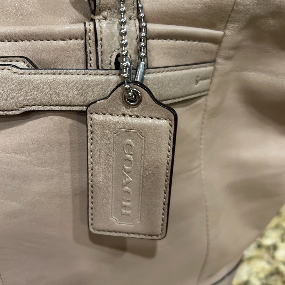 Coach Leather Shoulder Bag in Light Taupe - Picture 3 of 10